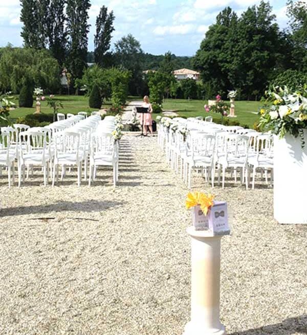 Célébration de mariage dans le parc du Château